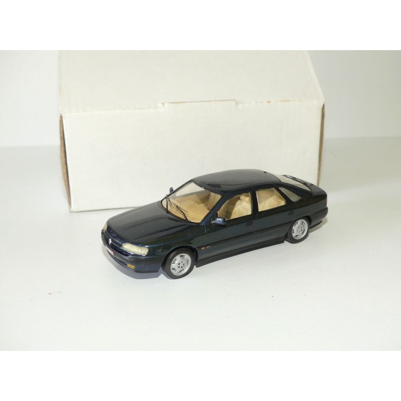 RENAULT SAFRANE Bleu KIT Monté GAFFE 1:43 imperfection imperfection