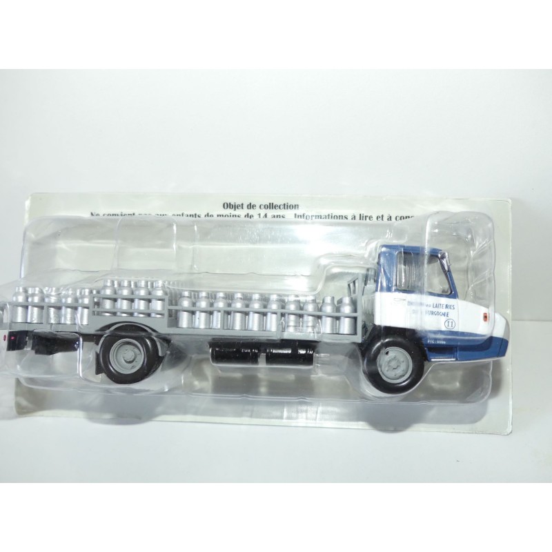 CAMION BERLIET STRADAIR 20 laitier IXO PRESSE 1:43