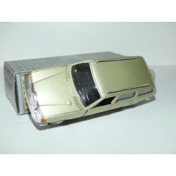MERCEDES 240 TD BREAK Vert CONRAD 1:35 imperfection
