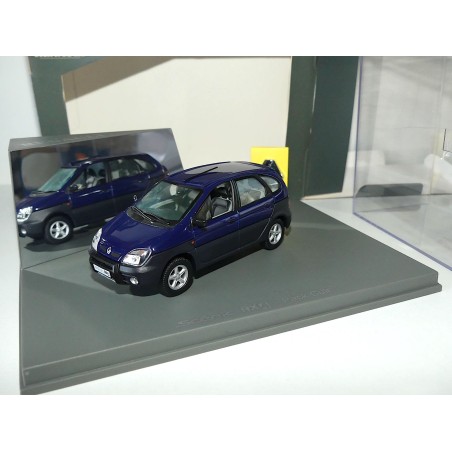 RENAULT SCENIX RX4 PACK CUIR Bleu UNIVERSAL HOBBIES 1:43