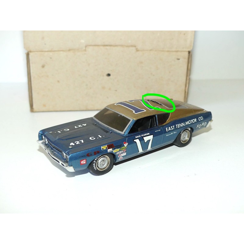 FORD TORINO COBRA N°17 NASCAR 1968 D. PEARSON STARTER 1:43 imperfection