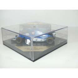 LIGIER JS39 GP 1992 E. BERNARD ONYX 200 1:43 vitrine et socle abimée