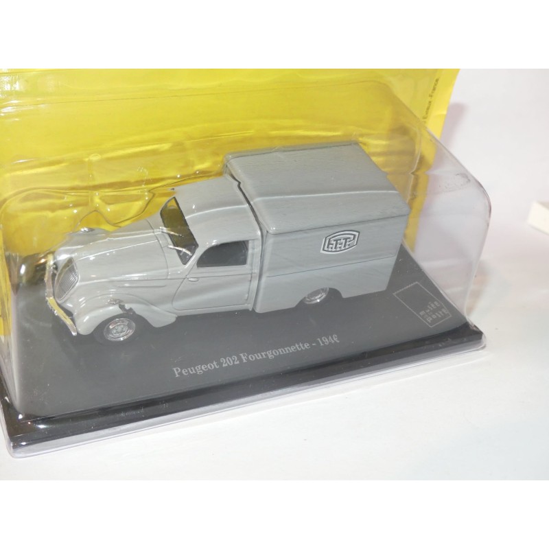 PEUGEOT 202 FOURGONNETTE 1946 PTT LA POSTE UNIVERSAL HOBBIES  1:43 blister