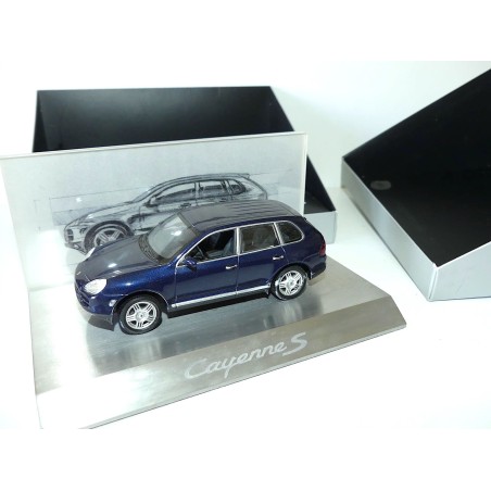 PORSCHE CAYENNE S I Phase 1 955 2002 Bleu MINICHAMPS 1:43 socle aluminium