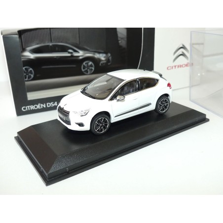 CITROEN DS4 ホワイトミニカー 1/43 CITROEN DS4 Blanc NOREV 1:43 of reference AMC019032