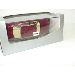 AUDI A8 D2 Phase 1 Bordeaux  MINICHAMPS 1:43