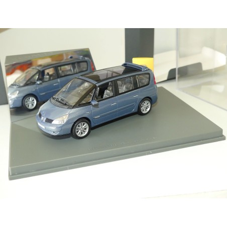 RENAULT ESPACE IV Bleu UNIVERSAL HOBBIES 1:43