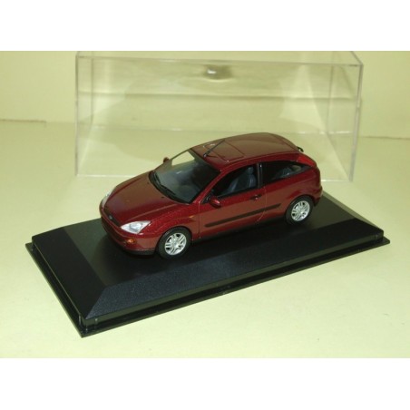 FORD FOCUS I Phase 1 3 portes Bordeaux MINICHAMPS 1:43