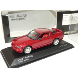 FORD MUSTANG GT 2005 Rouge Vin MINICHAMPS 1:43