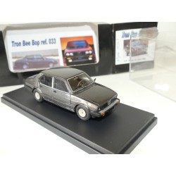ALFA ROMEO ALFETTA Q. ORO 1983 Gris KIT Monté TRON BEE BOP 1:43