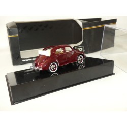 RENAULT 4CV DECOUVRABLE 1955 Bordeaux IXO CLC151 1:43