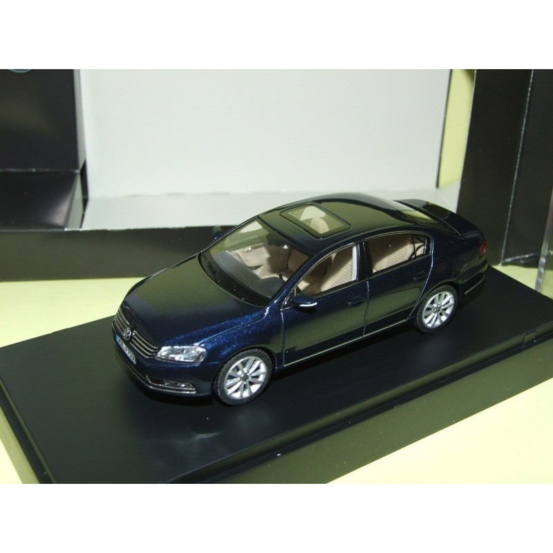 VW PASSAT B7 Bleu Marine SCHUCO 1:43