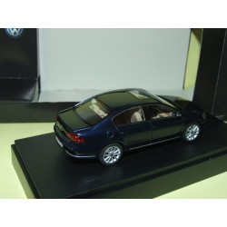 VW PASSAT B7 Bleu Marine SCHUCO 1:43