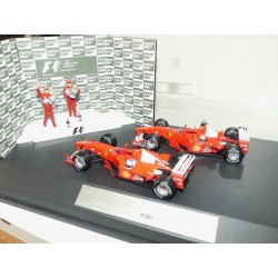 COFFRET 2 FERRARI F2002 GP INDIANAPOLIS 2002 SCHUMACHER BARRICHELLO HOTWHEELS 1:43