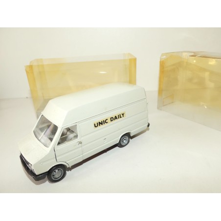 CAMION FIAT IVECO UNIC DAILY 40.8 OLD CAR 1:43