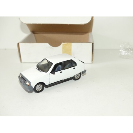 CITROEN VISA II Blanc sur base Norev AUTOMANY  1:43