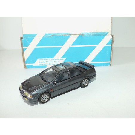FORD SIERRA COSWORTH 4 Portes Gris KIT Monté ALEZAN 1:43