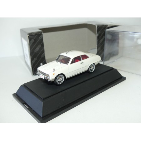 ISUZU BELLETT GT Blanc EBBRO 51 1:43