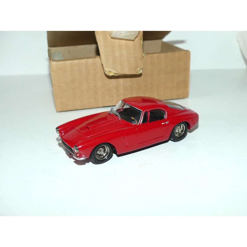 FERRARI 250 GT Rouge KIT Monté RECORD 1:43