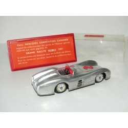 MERCEDES CHROMÉE N°2 GRAND PRIX DE LA SUEDE 1955 NOREV 1:43 imperfection