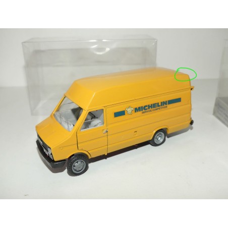 CAMION FIAT IVECO UNIC DAILY 40.8 MICHELIN OLD CAR 1:43 imperfection