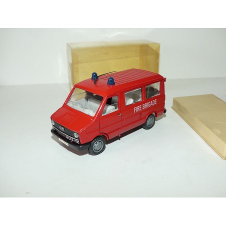CAMION FIAT IVECO UNIC MINIBUS POMPIERS FIRE BRIGADE OLD CAR 1:43