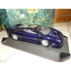 JAGUAR XJ 220 1992 Bleu MAISTO 1:12