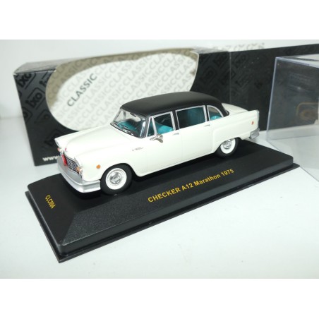 CHECKER A12 MARATHON 1975 Blanc et Noir IXO CLC094 1:43