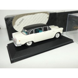 CHECKER A12 MARATHON 1975 Blanc et Noir IXO CLC094 1:43